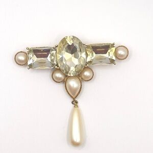 Vintage Richelieu Gold & Pearl Brooch 1980s Crystal Drop Pin